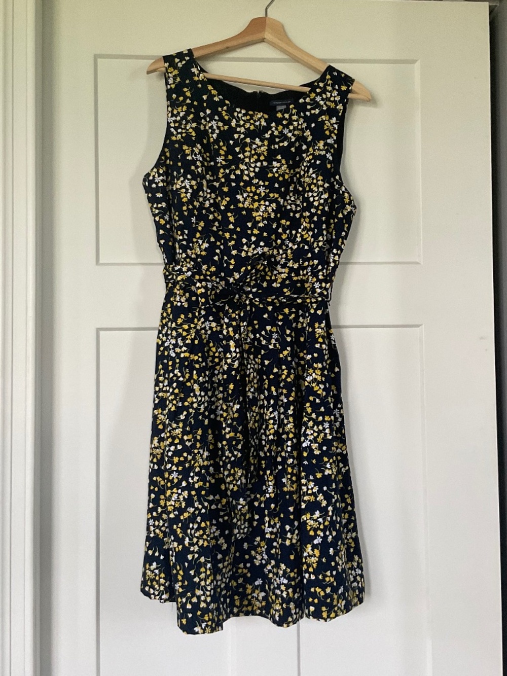 Tommy Hilfiger Floral-Print Round-Neck Dress w/ fabric tie belt